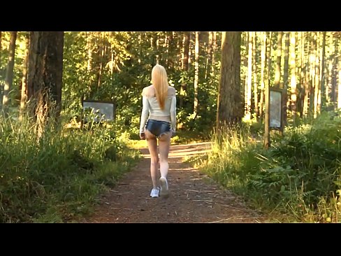 ❤️ Schöne Frau bewegt sich langsam, nicht nackt Video ☑ Homemade porn bei de.stroybassein.ru